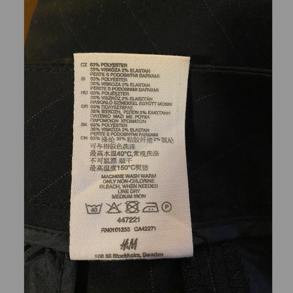 H&M navy blue dress pants with a light white pinstripe, size 4 - Picture 4 of 5